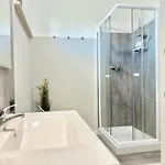 Pimagi House Detached + Parking * סינאלונגה