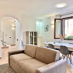 Pimagi House Detached + Parking דירה