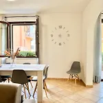 Pimagi House Detached + Parking דירה
